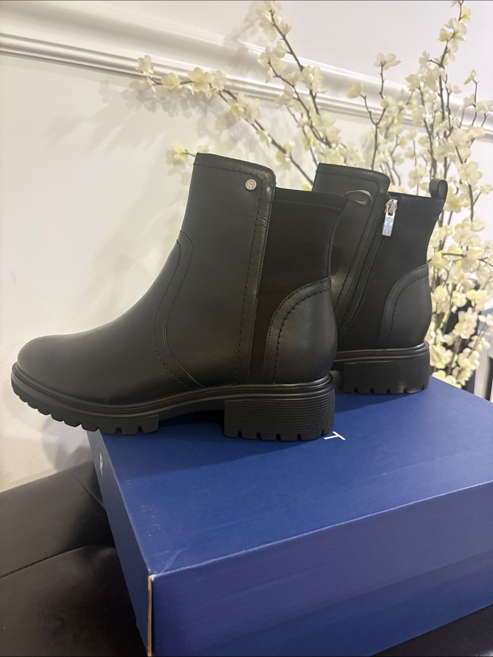 Rockport Black Chelsea Lug-Sole Ankle Boots Isalina